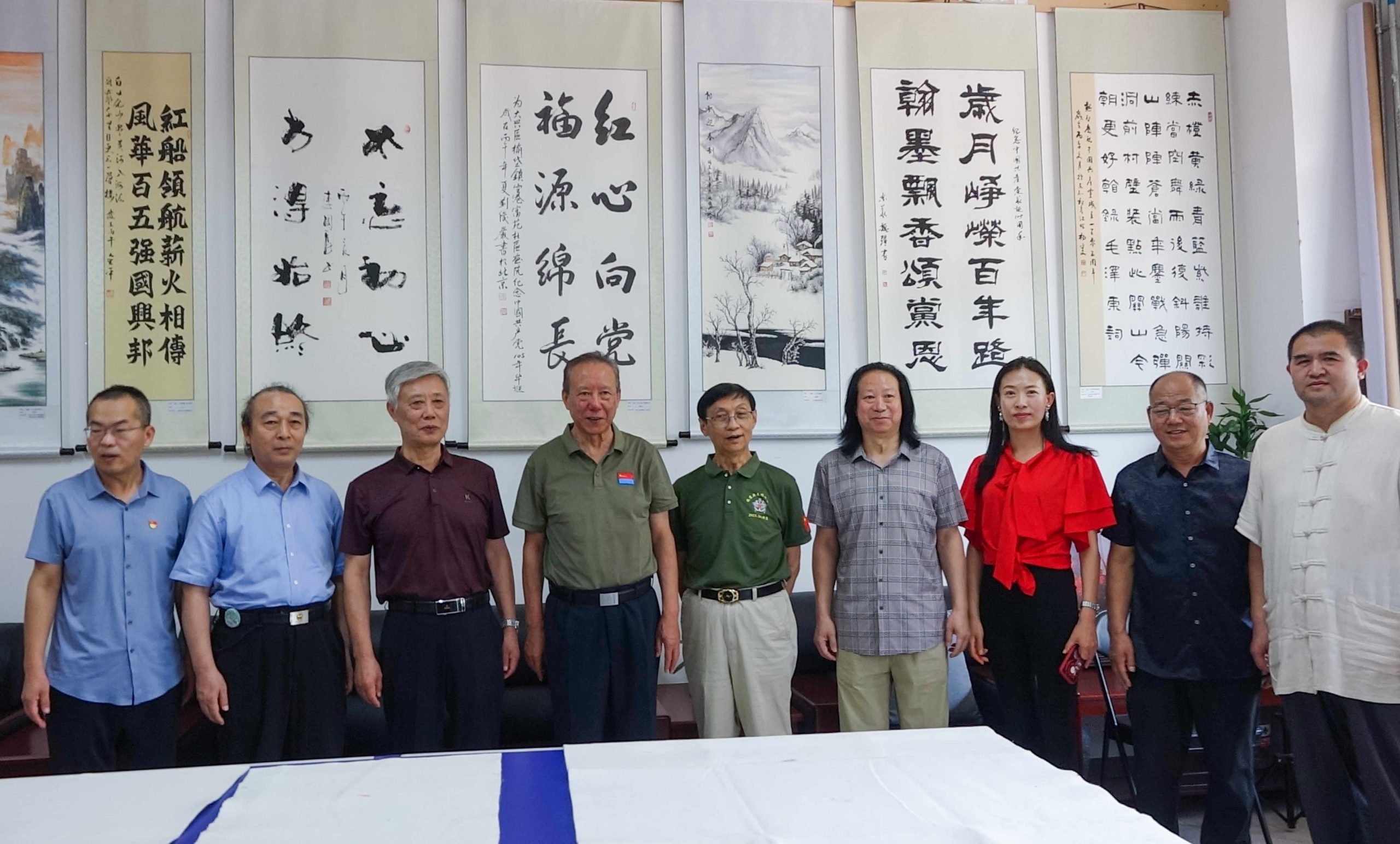 “百名画家画百年”主题书画展开幕,中国艺术世界书画院空港创研中心揭牌-艺众网 “百名画家画百年”主题书画展开幕,中国艺术世界书画院空港创研中心揭牌